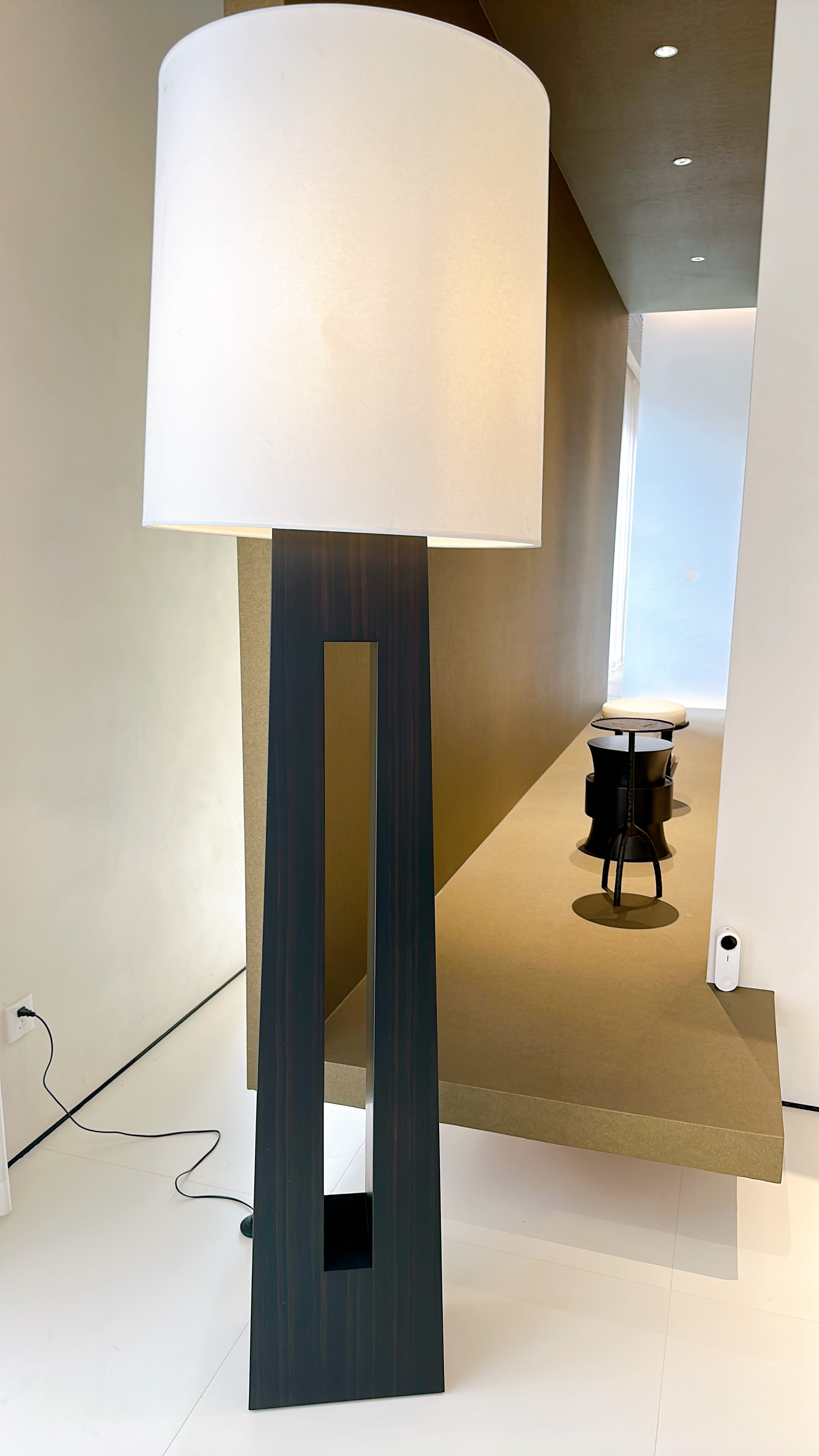 Oak Wood Floor Lamp – Natural Warmth and Elegant Design image 2