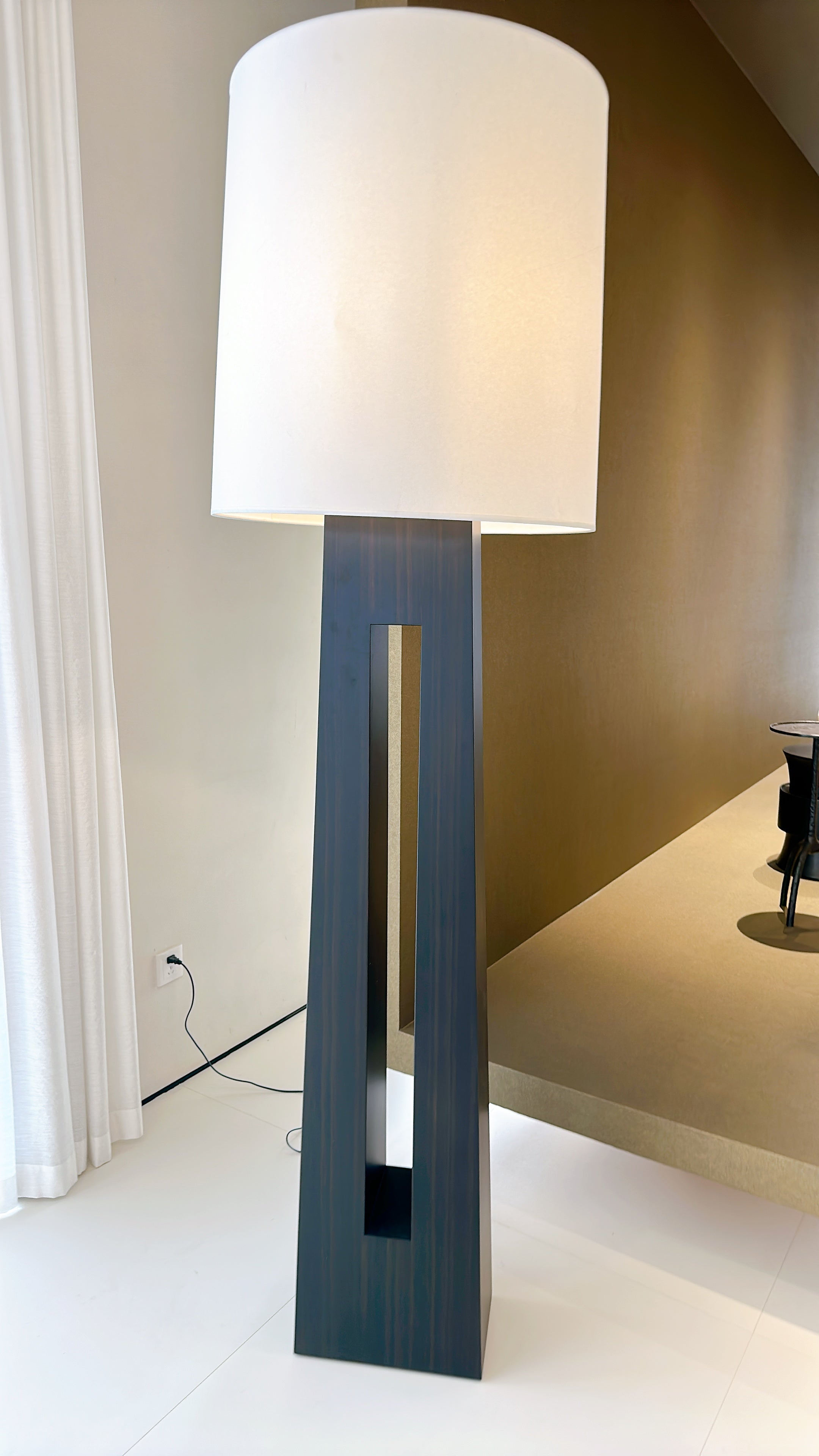 Oak Wood Floor Lamp – Natural Warmth and Elegant Design image 4