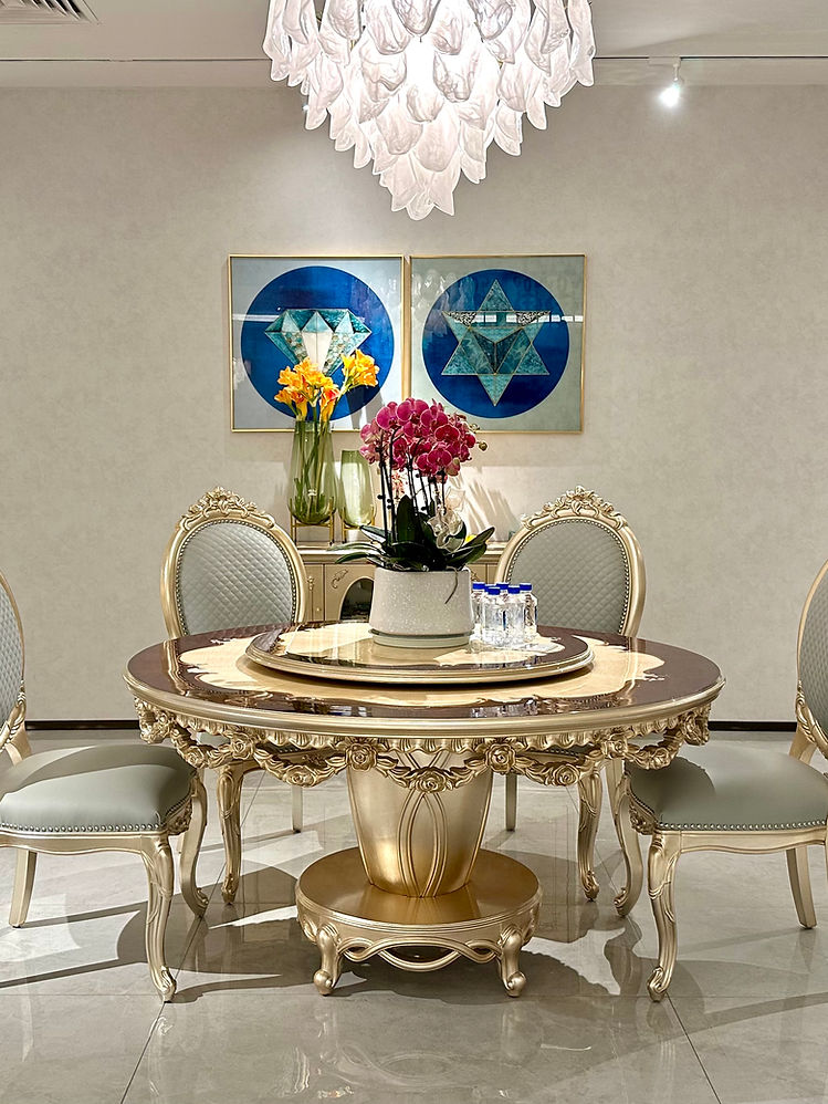 Lumière French Round Dining Table